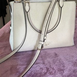 COPY - Purse three pockets cream and tan purse